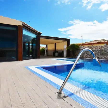 Domek alpejski Fuerte Holiday Panoramic Dream With Pool